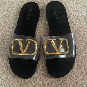 Valentino Vlogo slides